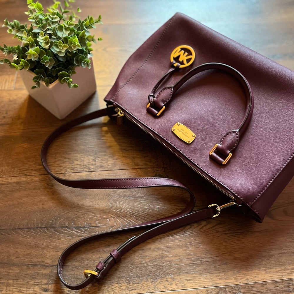 Women’s Michael Kors Shoulder Purse (NWOT)